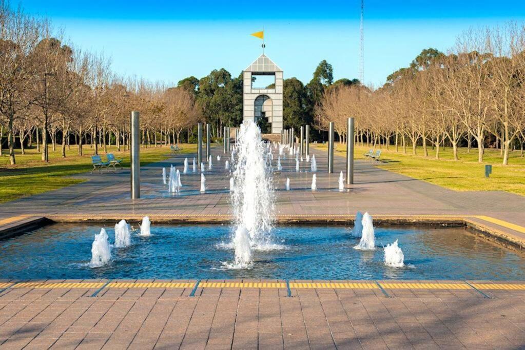 Four Bedroom Apartment With Facilities In Olympic Park Sídney Exterior foto